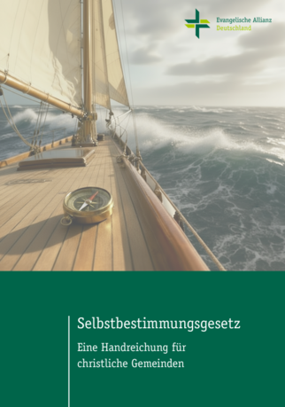 Ein Segelboot auf dem Wasser mit einem Kompass auf dem Deck. Im Hintergrund sind Wellen und ein bewölkter Himmel zu sehen. Oben links befindet sich das Logo der Evangelischen Allianz Deutschland. Der Titel des Dokuments lautet "Selbstbestimmungsgesetz: Eine Handreichung für christliche Gemeinden". (Text KI generiert)